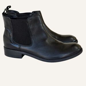 Clark’s Artisan Black Leather Chelsea Ankle Boots Size 8